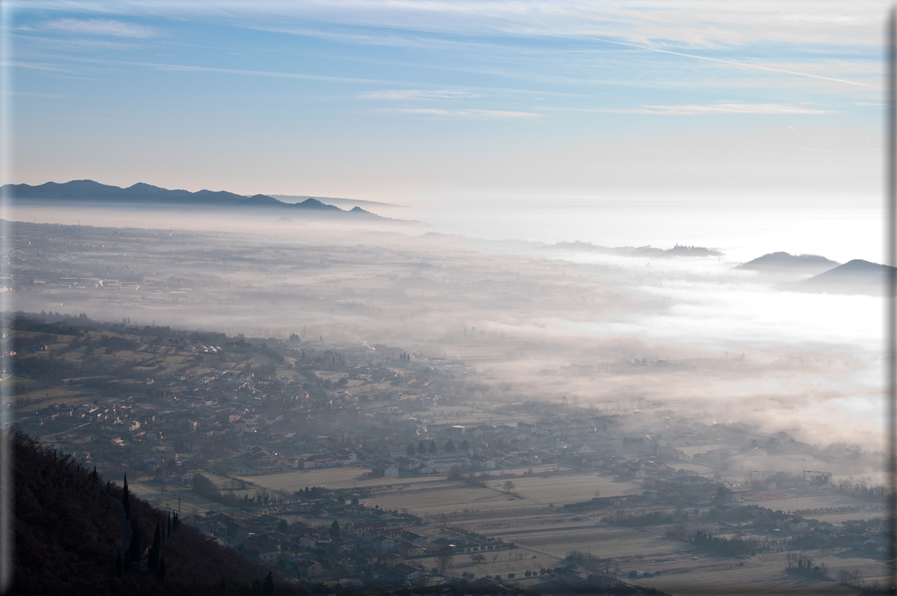 foto Colline di Romano d'Ezzelino nella Nebbia